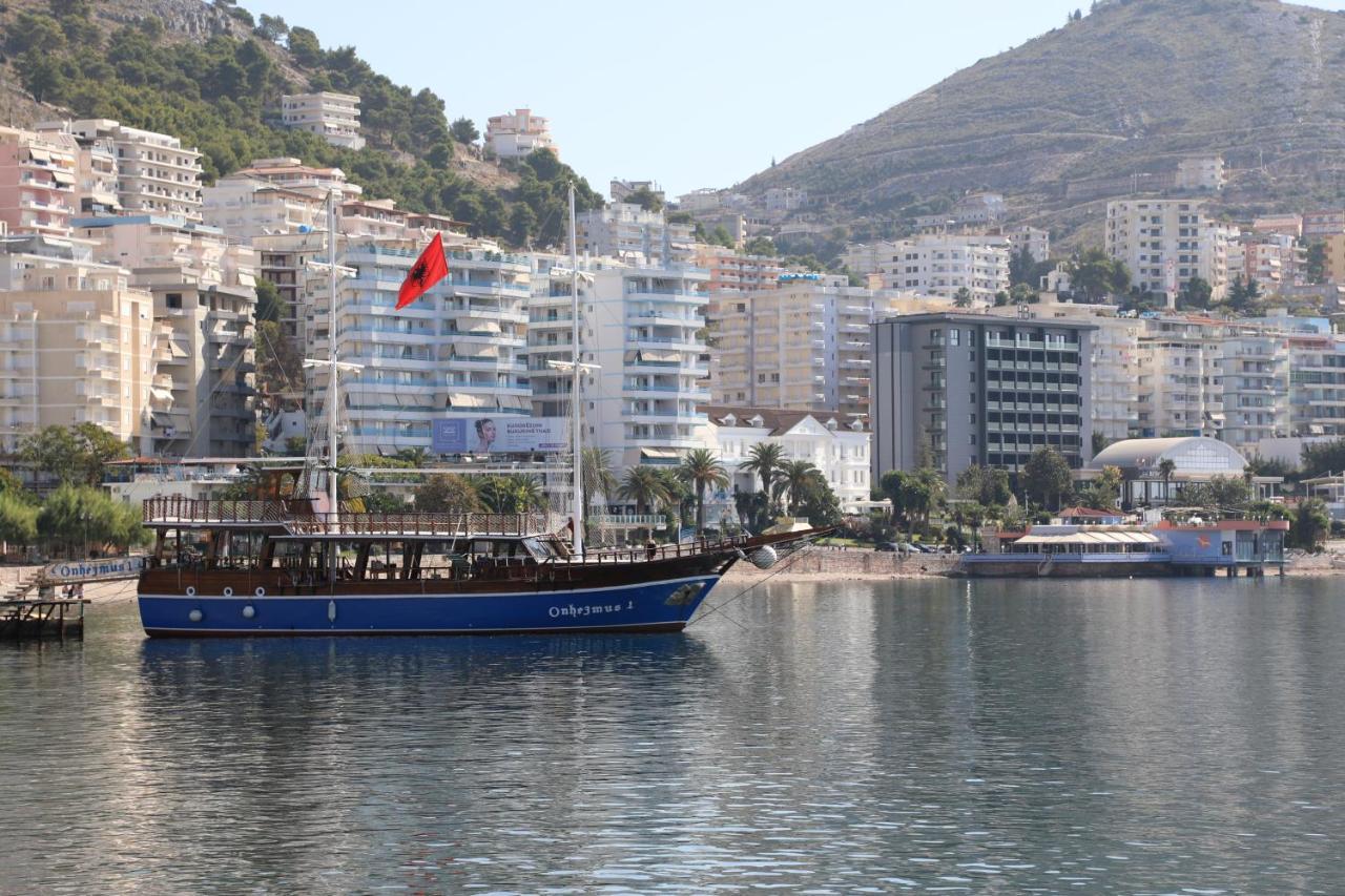 Luxury Seafront Apartments Sarandë Eksteriør bilde