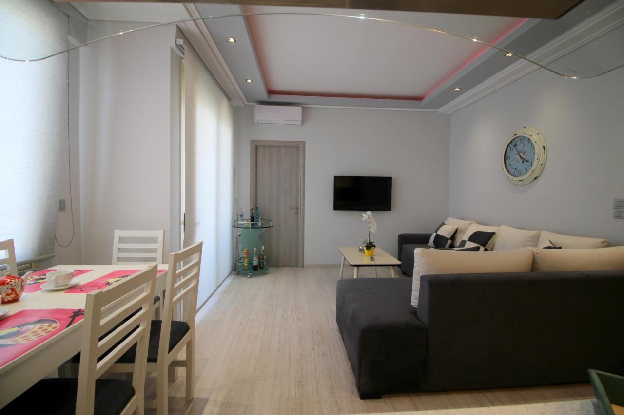 Luxury Seafront Apartments Sarandë Eksteriør bilde