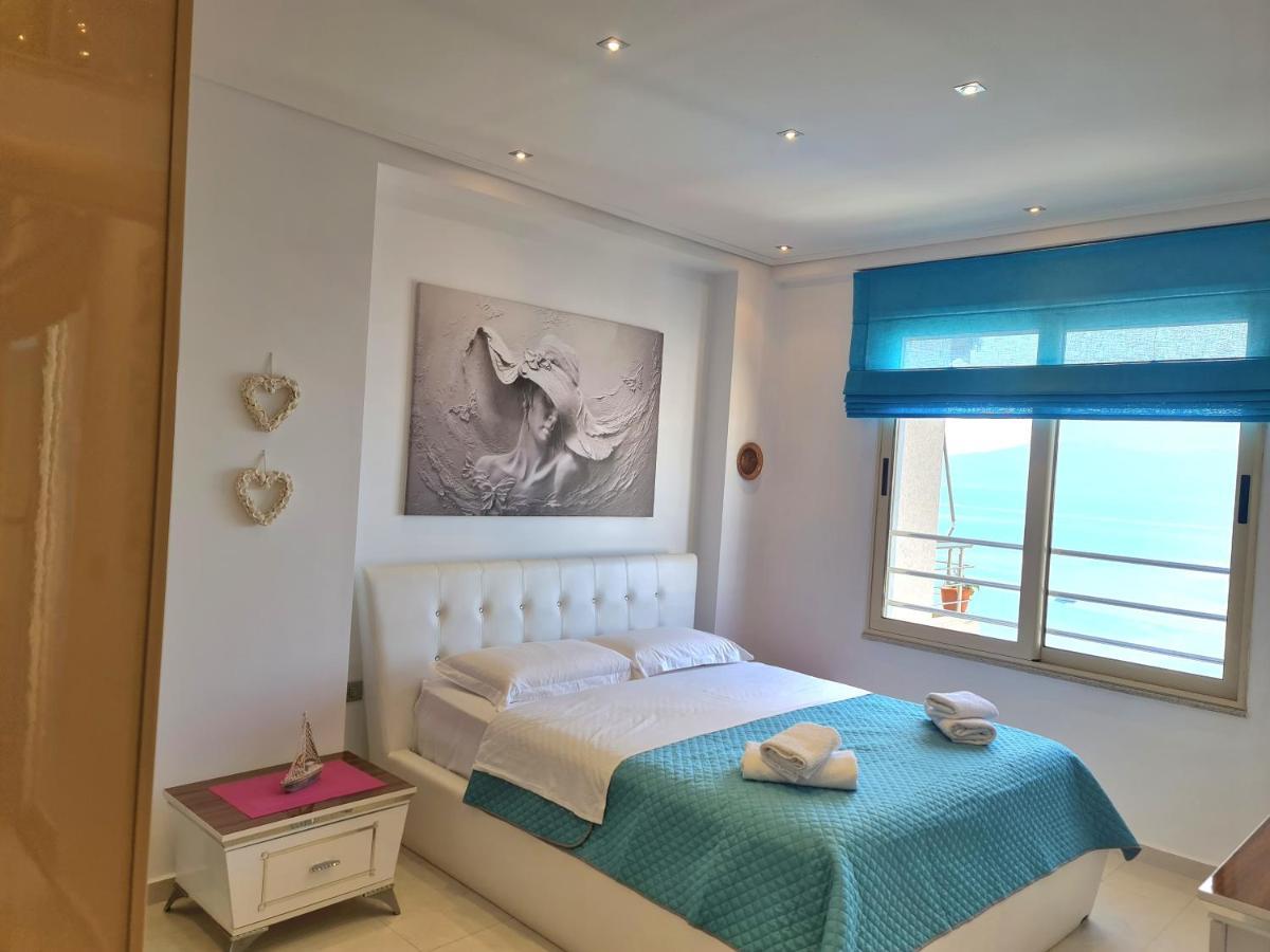 Luxury Seafront Apartments Sarandë Eksteriør bilde